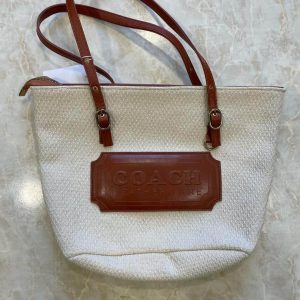 کیف (coach) طرح کنفی